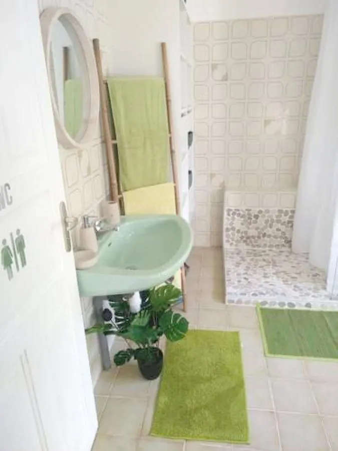 Studio Accueillant A Baie Mahault 20 M² Avec Piscine Privee Baie-Mahault
