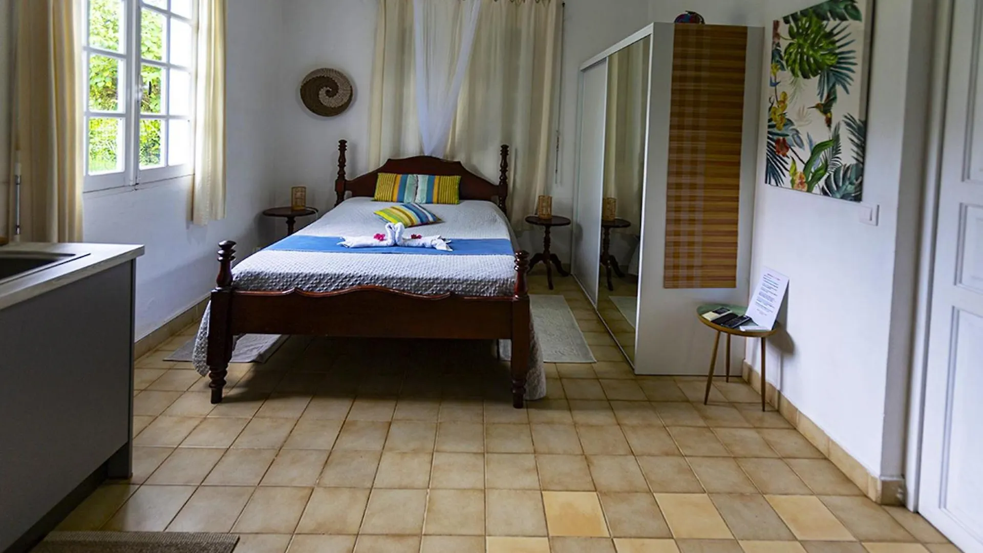 Studio Accueillant A Baie Mahault 20 M² Avec Piscine Privee Baie-Mahault